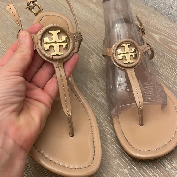 Tory Burch patent leather flat sandals size 10